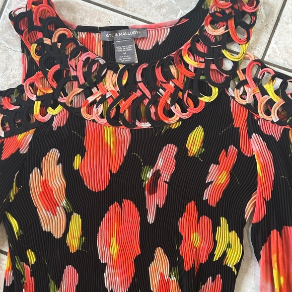 Brand New Off the Shoulder Blouse. - Picture 7 of 10